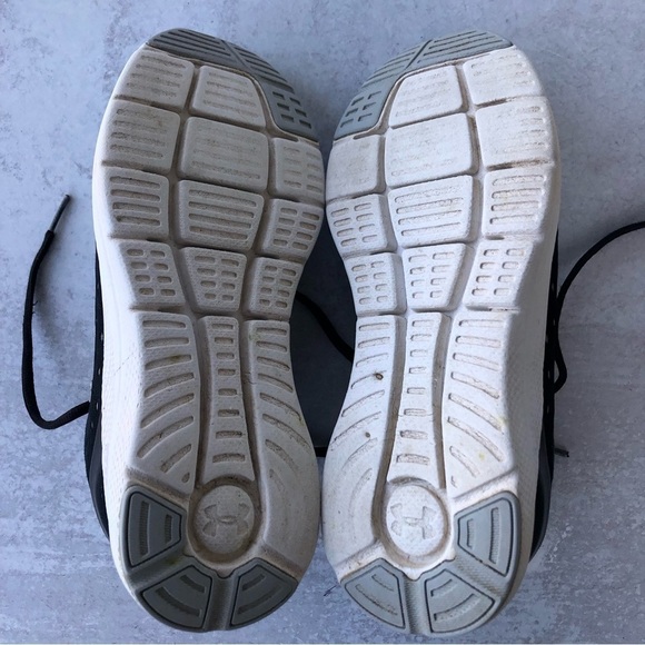 Under Armour GS Charged Impulse Running Sneakers in Black, Youth 5Y Womens 7 - Picture 9 of 9